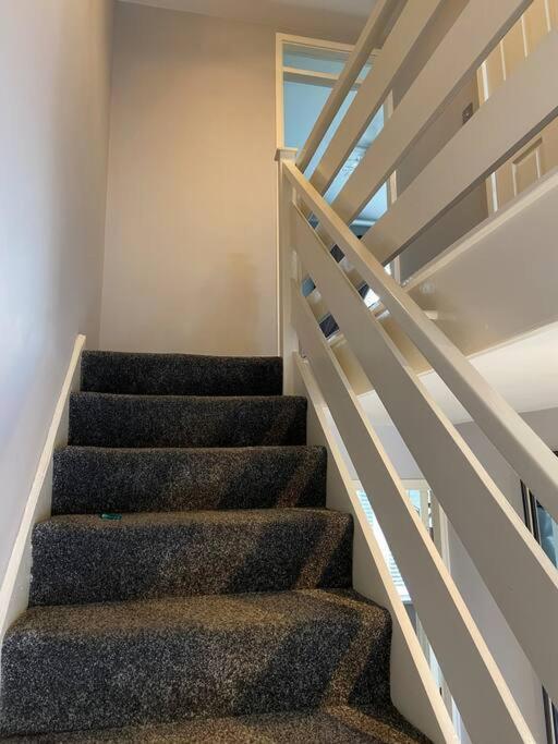Вілла Garland Way 2 Bed House Sheffield Free Parking 5 Min From M1 Mosborough Екстер'єр фото