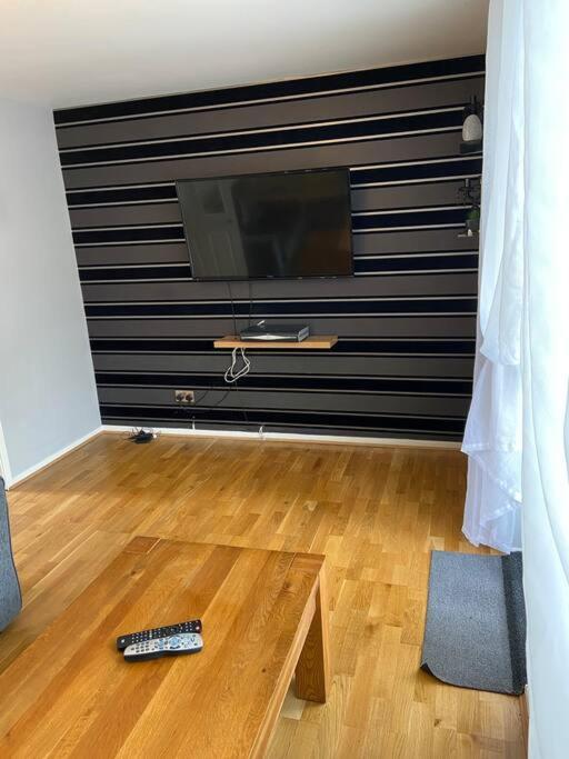 Вілла Garland Way 2 Bed House Sheffield Free Parking 5 Min From M1 Mosborough Екстер'єр фото